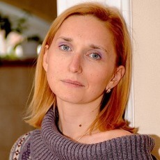 Лариса Суркова - биография автора