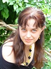 Марина Комарова - биография автора