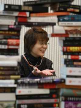 Миюки Миябэ - биография автора