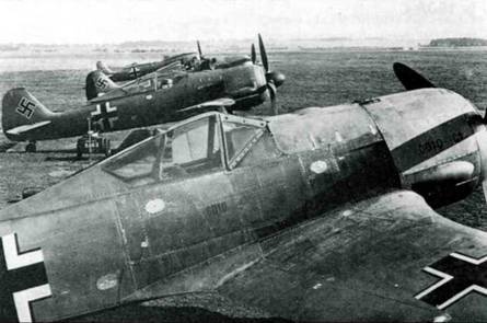 Focke-Wulf FW190 A/F/G.  1