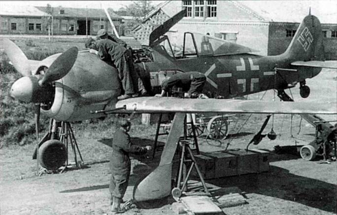 Focke-Wulf FW190 A/F/G.  1