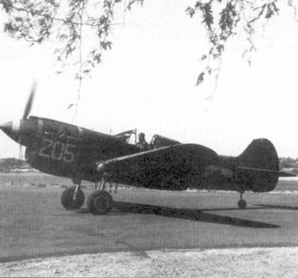 Curtiss P-40.  3