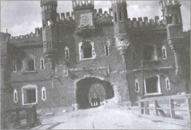 Иллюстрация к книге — Брестская крепость [img_7.jpg]