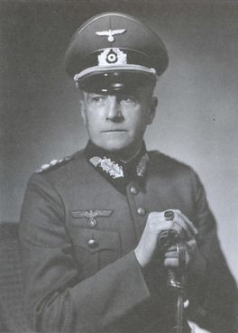 Иллюстрация к книге — Поворот под Москвой [i_002.jpg]