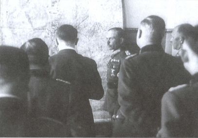 Иллюстрация к книге — Поворот под Москвой [i_019.jpg]