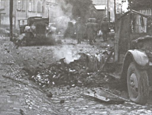 Иллюстрация к книге — Холокост в Латвии. «Убить всех евреев!» [i_002.jpg]