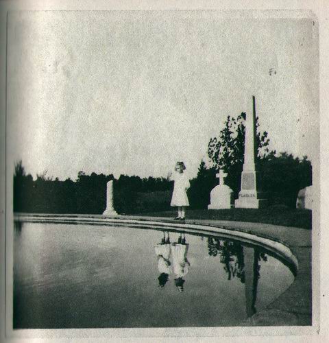 Иллюстрация к книге — Дом странных детей [i_018.jpg]