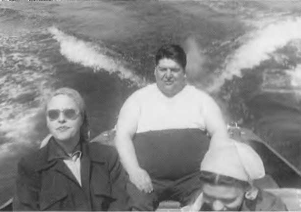 Иллюстрация к книге — Голый шпион [i_005.jpg]