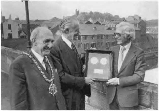 Иллюстрация к книге — Голый шпион [i_043.jpg]