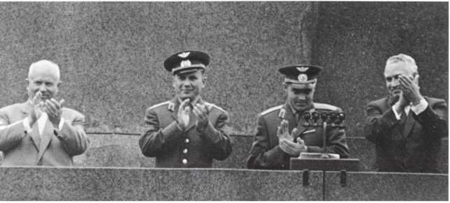 Иллюстрация к книге — Кузькина мать. Хроника великого десятилетия [i_005.jpg]