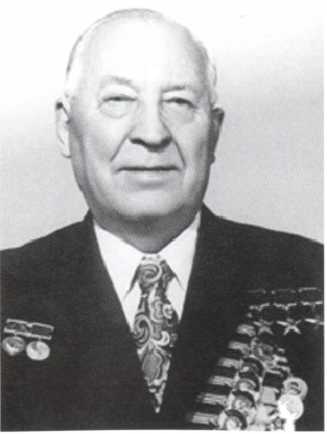 Иллюстрация к книге — Кузькина мать. Хроника великого десятилетия [i_007.jpg]