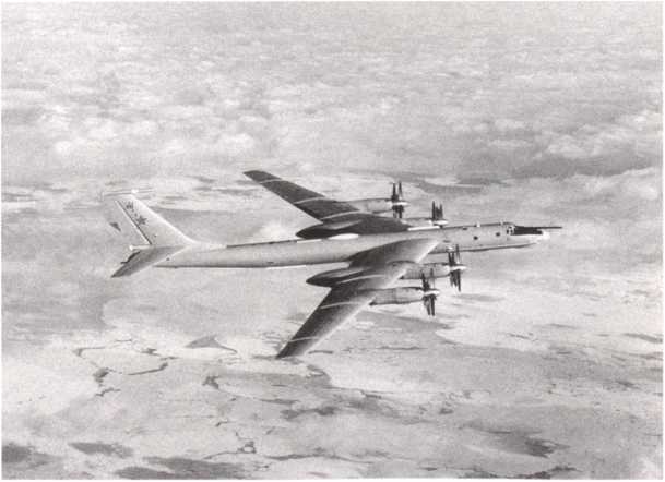 Иллюстрация к книге — Кузькина мать. Хроника великого десятилетия [i_020.jpg]