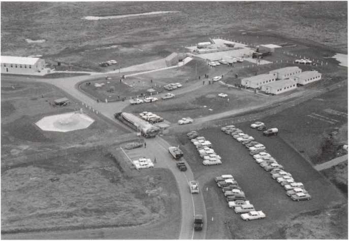 Иллюстрация к книге — Кузькина мать. Хроника великого десятилетия [i_077.jpg]