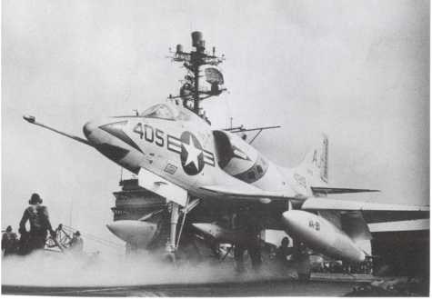 Иллюстрация к книге — Кузькина мать. Хроника великого десятилетия [i_099.jpg]