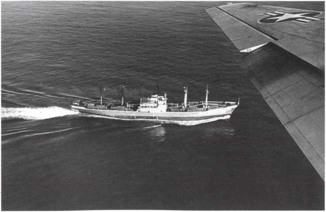 Иллюстрация к книге — Кузькина мать. Хроника великого десятилетия [i_111.jpg]