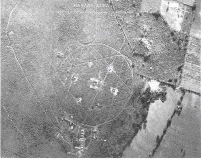 Иллюстрация к книге — Кузькина мать. Хроника великого десятилетия [i_112.jpg]