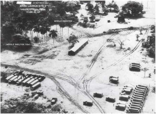 Иллюстрация к книге — Кузькина мать. Хроника великого десятилетия [i_116.jpg]