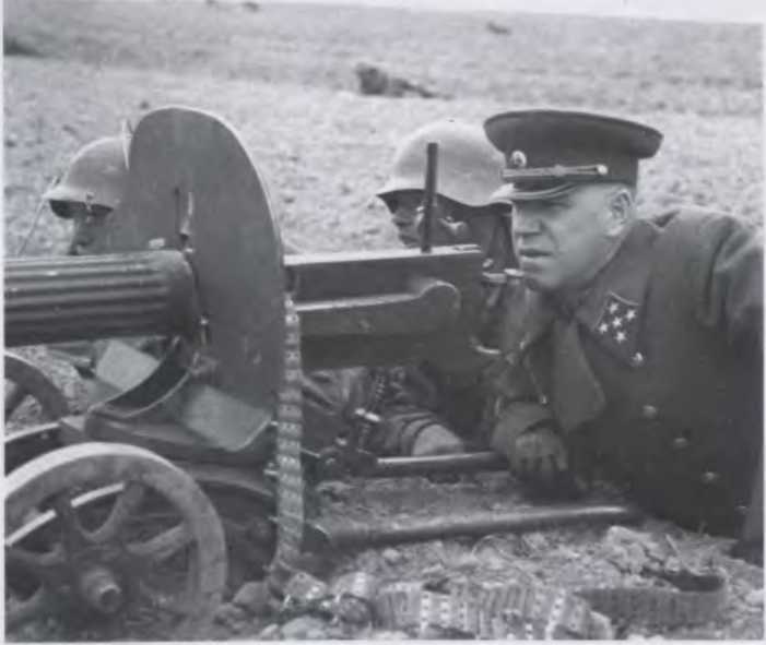 Иллюстрация к книге — Против всех [i_007.jpg]