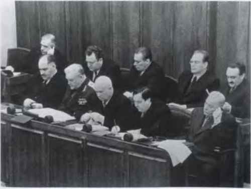 Иллюстрация к книге — Против всех [i_053.jpg]