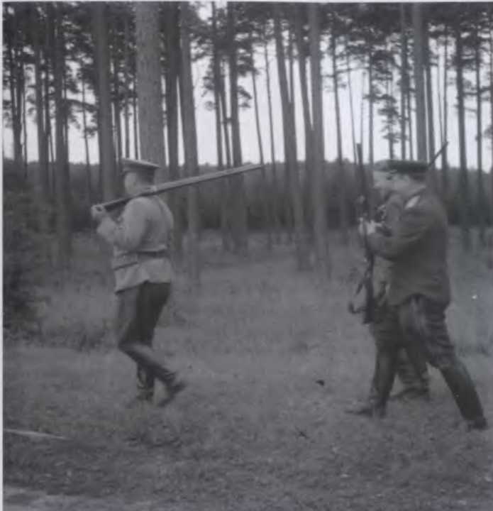 Иллюстрация к книге — Против всех [i_115.jpg]