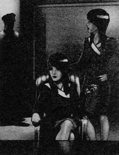 Иллюстрация к книге — Низвержение [i_003.jpg]