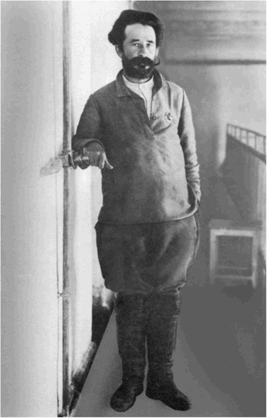 Иллюстрация к книге — Буденный [i_010.jpg]