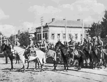 Иллюстрация к книге — Буденный [i_028.jpg]