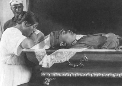 Иллюстрация к книге — Котовский [i_021.jpg]