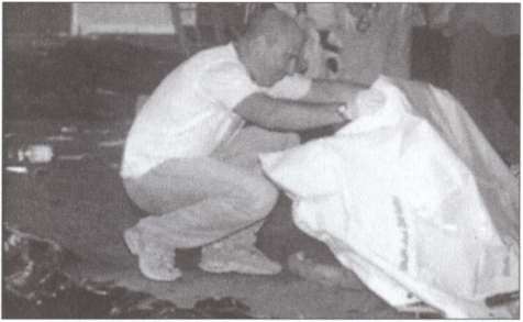 Иллюстрация к книге — Террор на пороге [i_019.jpg]