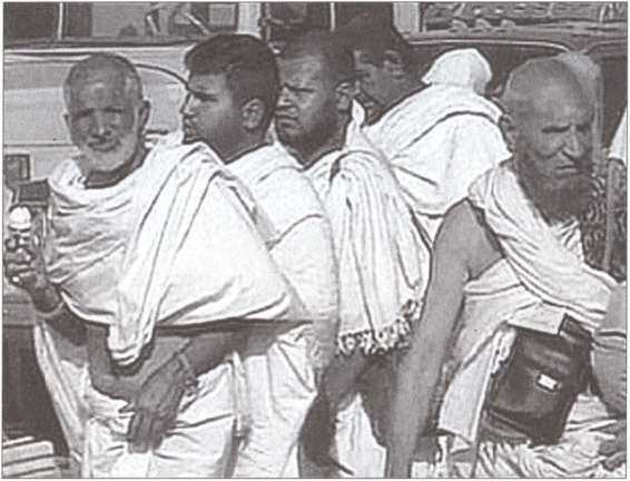 Иллюстрация к книге — Террор на пороге [i_033.jpg]