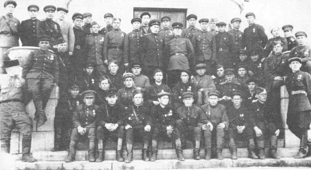 Иллюстрация к книге — Русские диверсанты против &quot;кукушек&quot; [i_037.jpg]