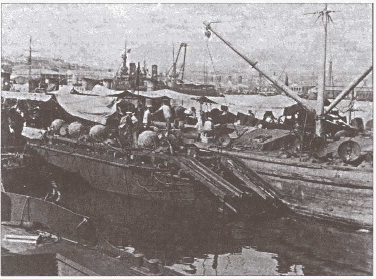 Иллюстрация к книге — Последние герои империи [i_007.jpg]