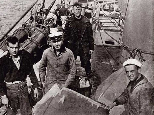 Иллюстрация к книге — Дредноуты [i_046.jpg]