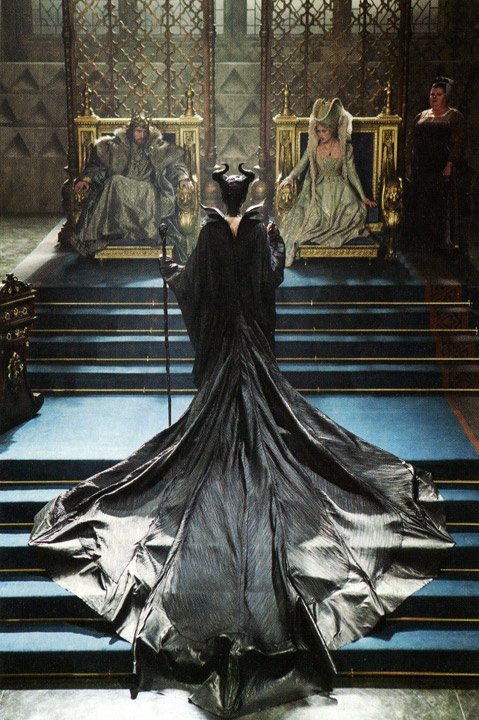 Иллюстрация к книге — Малефисента. История истинной любви [i_001.jpg]