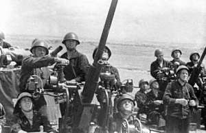 Иллюстрация к книге — Зенитная цитадель "Не тронь меня!" [i_025.jpg]