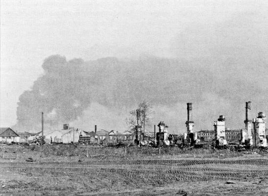 Иллюстрация к книге — Агония Сталинграда. Волга течет кровью [Autogen_eBook_id13.jpg]