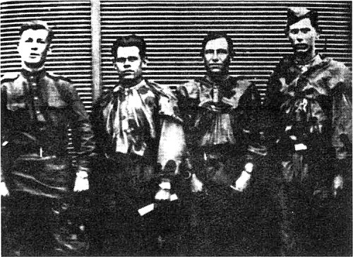 Иллюстрация к книге — &quot;Я ходил за линию фронта&quot;. Откровения войсковых разведчиков [i_002.jpg]