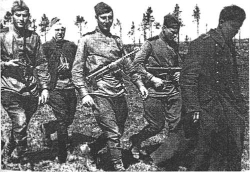 Иллюстрация к книге — &quot;Я ходил за линию фронта&quot;. Откровения войсковых разведчиков [i_015.jpg]