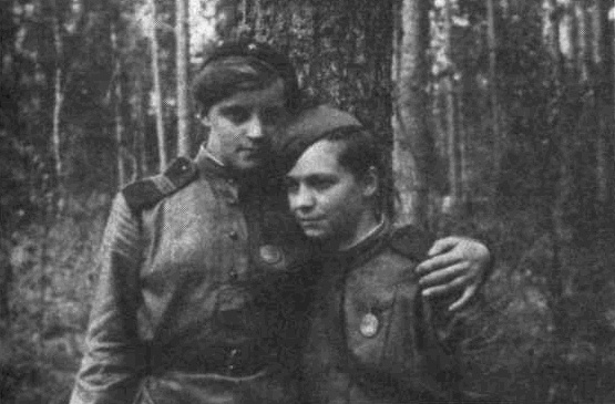 Иллюстрация к книге — &quot;А зори здесь громкие&quot;. Женское лицо войны [i_003.jpg]