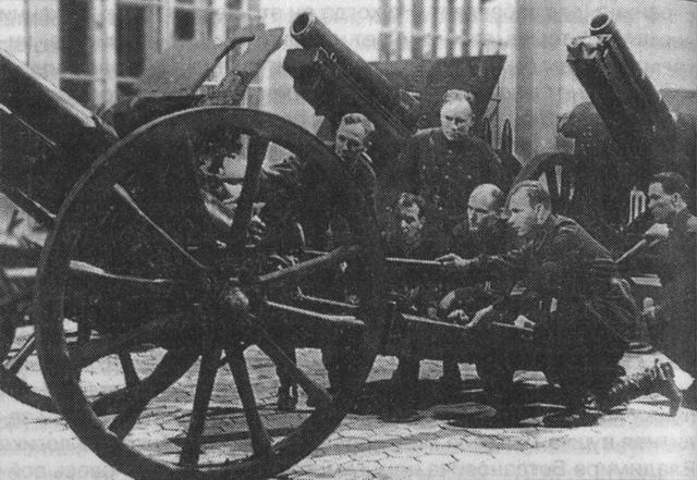 Иллюстрация к книге — Антисуворов. Большая ложь маленького человечка [_32.jpg]