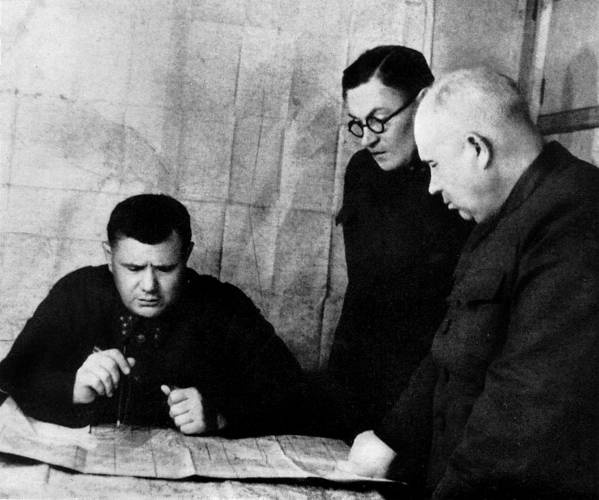 Иллюстрация к книге — Неизвестный Сталинград. Как перевирают историю [i_035.jpg]