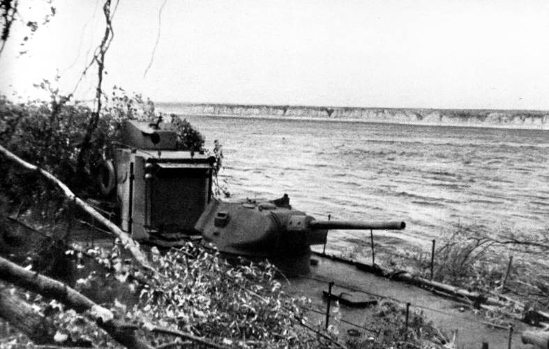 Иллюстрация к книге — Неизвестный Сталинград. Как перевирают историю [i_092.jpg]