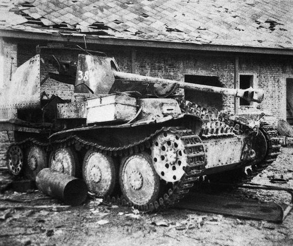 Иллюстрация к книге — Последние контрудары Гитлера. Разгром Панцерваффе [i_007.jpg]