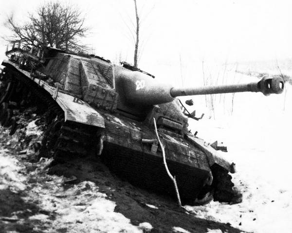 Иллюстрация к книге — Последние контрудары Гитлера. Разгром Панцерваффе [i_013.jpg]