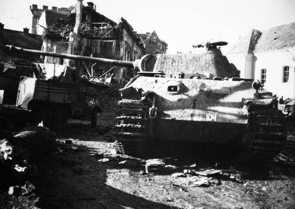 Иллюстрация к книге — Последние контрудары Гитлера. Разгром Панцерваффе [i_030.jpg]