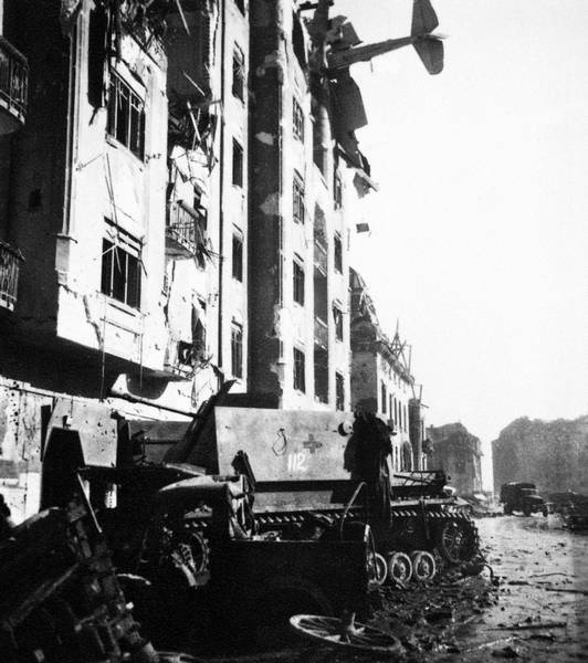 Иллюстрация к книге — Последние контрудары Гитлера. Разгром Панцерваффе [i_036.jpg]