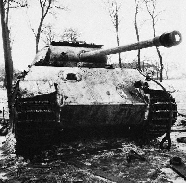 Иллюстрация к книге — Последние контрудары Гитлера. Разгром Панцерваффе [i_044.jpg]