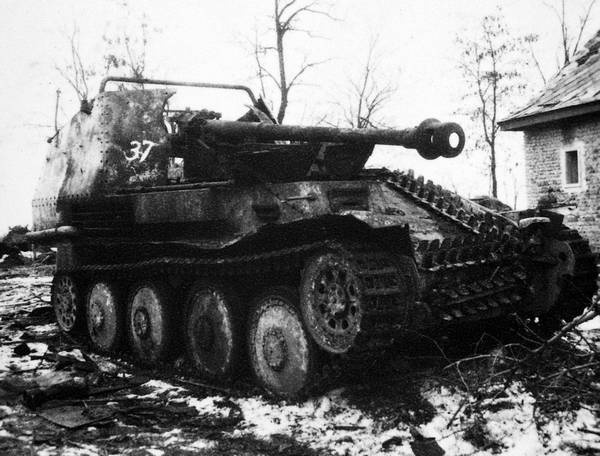 Иллюстрация к книге — Последние контрудары Гитлера. Разгром Панцерваффе [i_050.jpg]