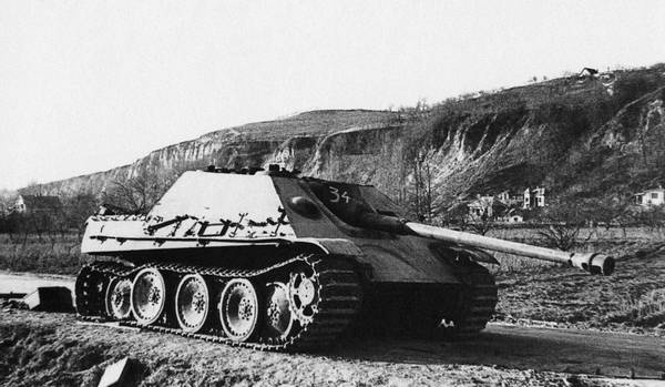 Иллюстрация к книге — Последние контрудары Гитлера. Разгром Панцерваффе [i_087.jpg]