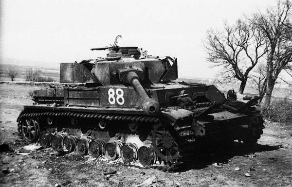 Иллюстрация к книге — Последние контрудары Гитлера. Разгром Панцерваффе [i_095.jpg]